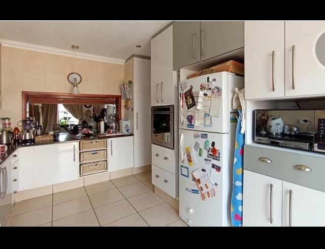 2 BEDROOM TOWNHOUSE FOR SALE IN WOODMEAD